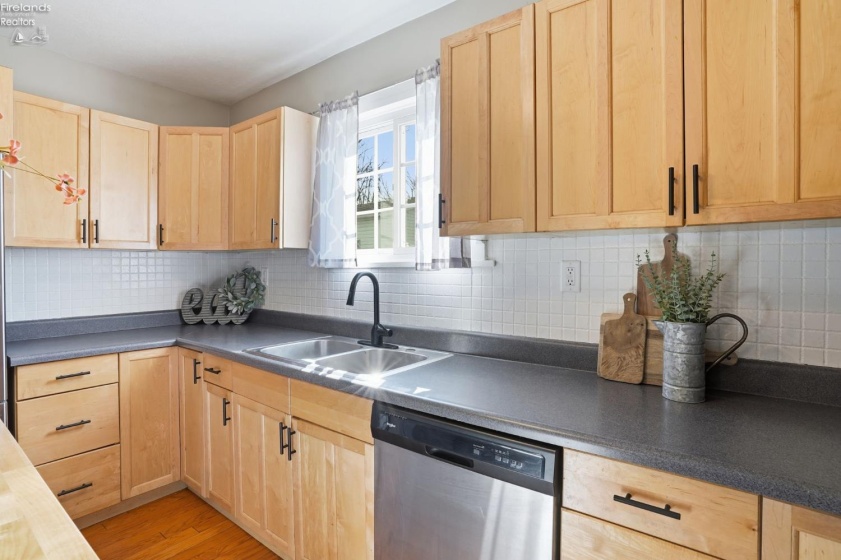 209 Pleasant Street, Bellevue, 44811, 3 Bedrooms Bedrooms, ,2 BathroomsBathrooms,Residential,For Sale,Pleasant,20260512