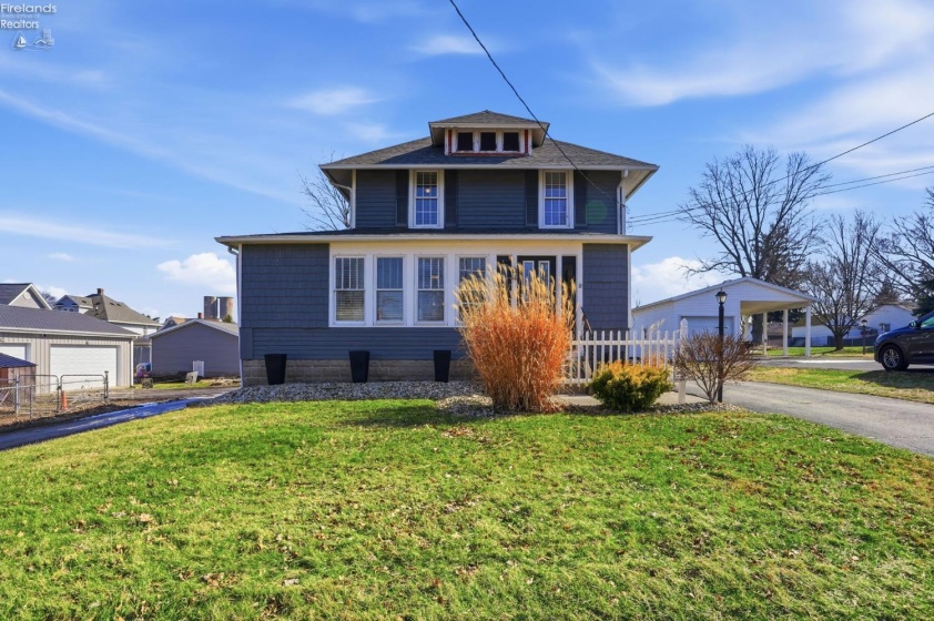 209 Pleasant Street, Bellevue, 44811, 3 Bedrooms Bedrooms, ,2 BathroomsBathrooms,Residential,For Sale,Pleasant,20260512