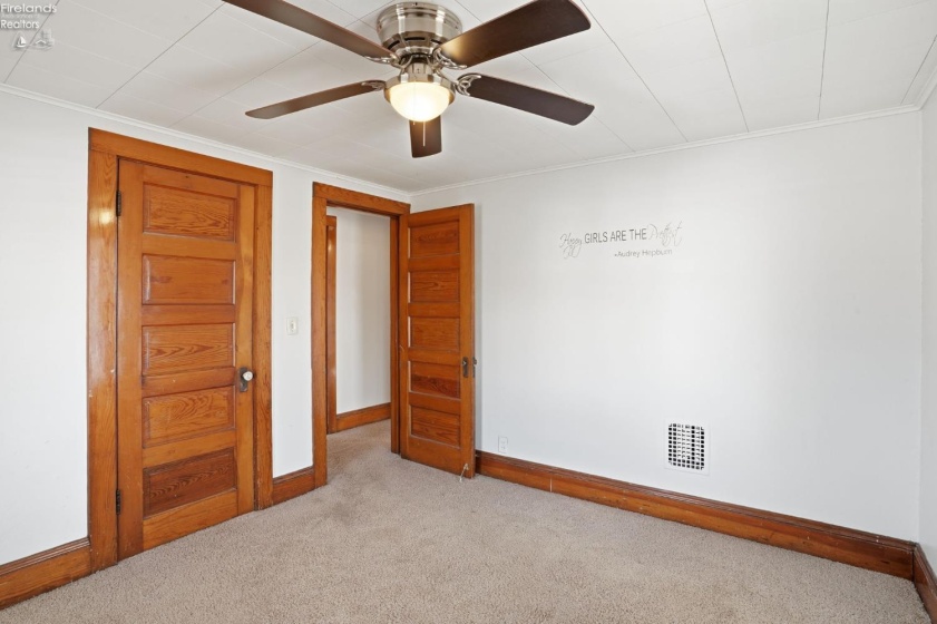 209 Pleasant Street, Bellevue, 44811, 3 Bedrooms Bedrooms, ,2 BathroomsBathrooms,Residential,For Sale,Pleasant,20260512