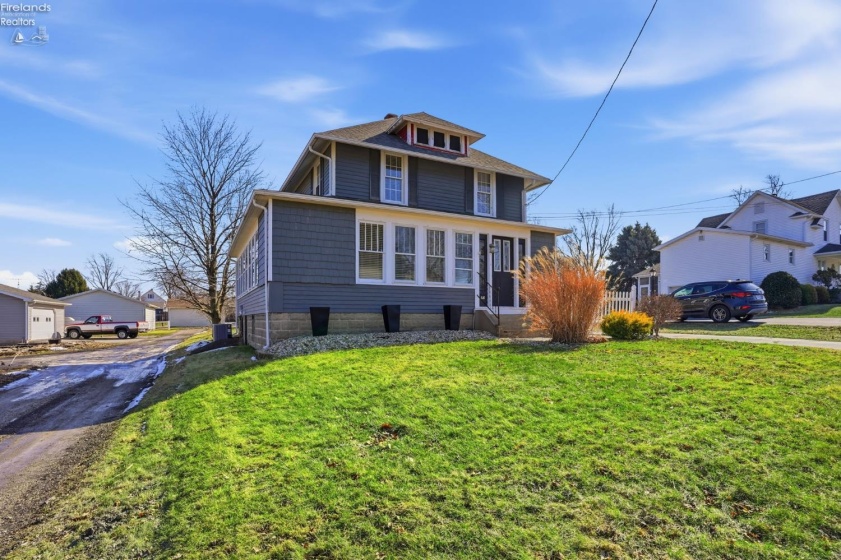 209 Pleasant Street, Bellevue, 44811, 3 Bedrooms Bedrooms, ,2 BathroomsBathrooms,Residential,For Sale,Pleasant,20260512