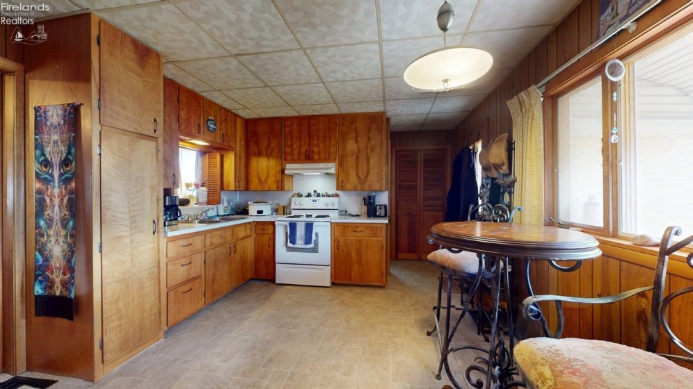 190 Main, Tiffin, 44883, 3 Bedrooms Bedrooms, ,1 BathroomBathrooms,Residential,For Sale,Main,20260629