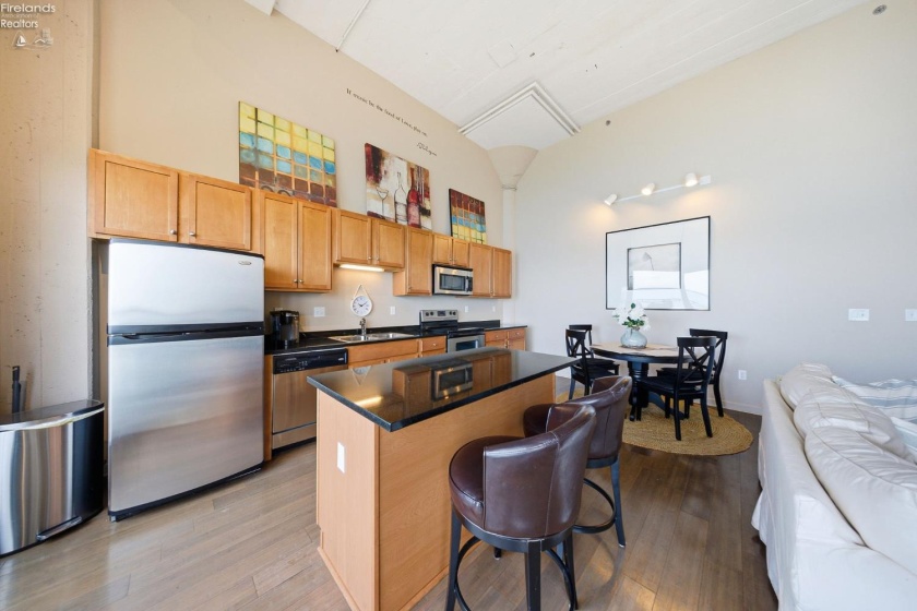 401 Shoreline Drive, Sandusky, 44870, 2 Bedrooms Bedrooms, ,2 BathroomsBathrooms,Residential,For Sale,Shoreline,20260613