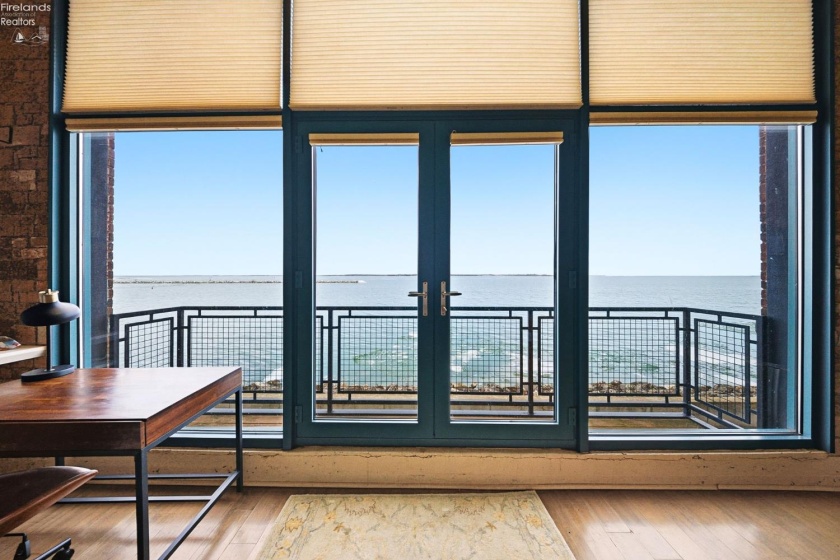 401 Shoreline Drive, Sandusky, 44870, 2 Bedrooms Bedrooms, ,2 BathroomsBathrooms,Residential,For Sale,Shoreline,20260613