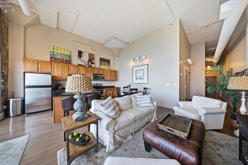 401 Shoreline Drive, Sandusky, 44870, 2 Bedrooms Bedrooms, ,2 BathroomsBathrooms,Residential,For Sale,Shoreline,20260613