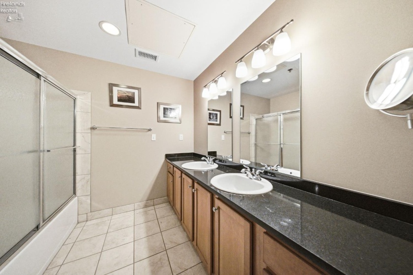 401 Shoreline Drive, Sandusky, 44870, 2 Bedrooms Bedrooms, ,2 BathroomsBathrooms,Residential,For Sale,Shoreline,20260613