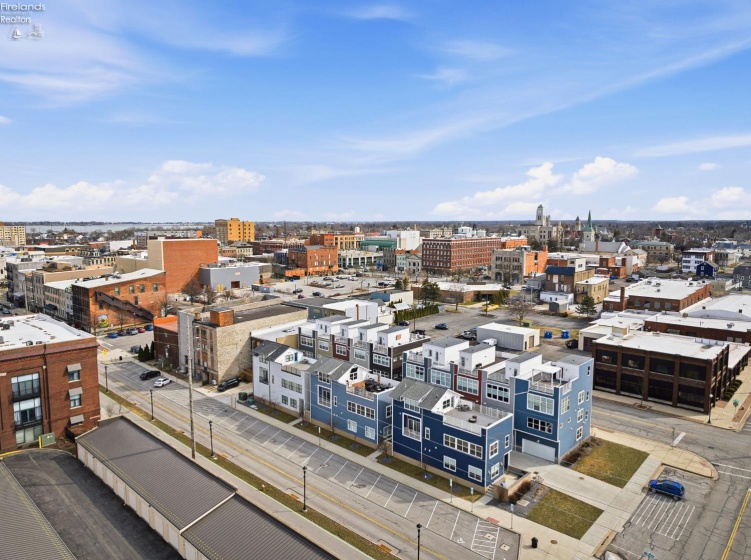 401 Shoreline Drive, Sandusky, 44870, 2 Bedrooms Bedrooms, ,2 BathroomsBathrooms,Residential,For Sale,Shoreline,20260613