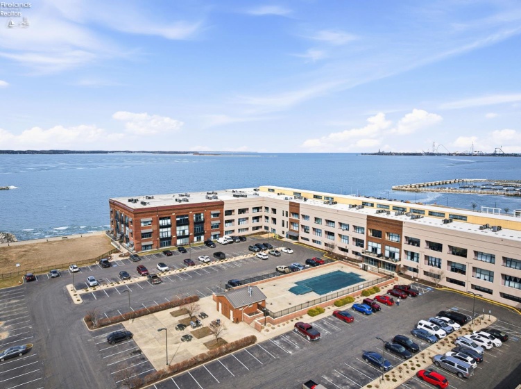 401 Shoreline Drive, Sandusky, 44870, 2 Bedrooms Bedrooms, ,2 BathroomsBathrooms,Residential,For Sale,Shoreline,20260613