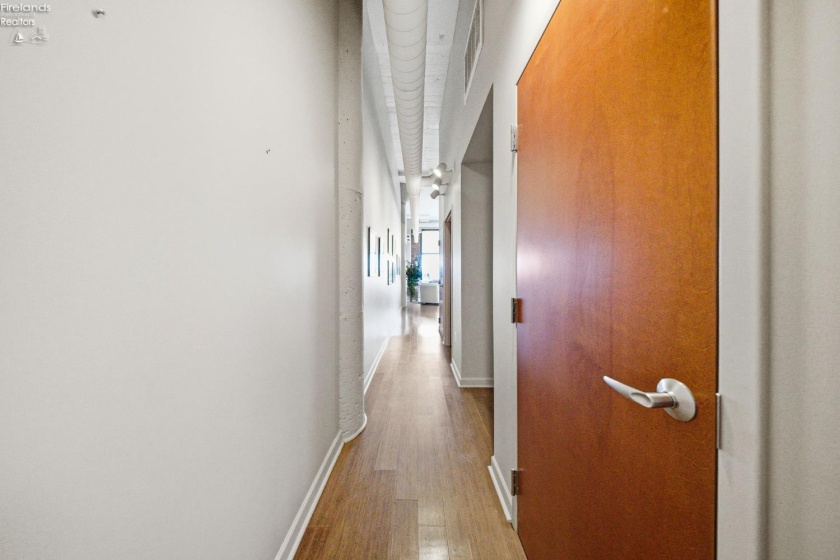 401 Shoreline Drive, Sandusky, 44870, 2 Bedrooms Bedrooms, ,2 BathroomsBathrooms,Residential,For Sale,Shoreline,20260613