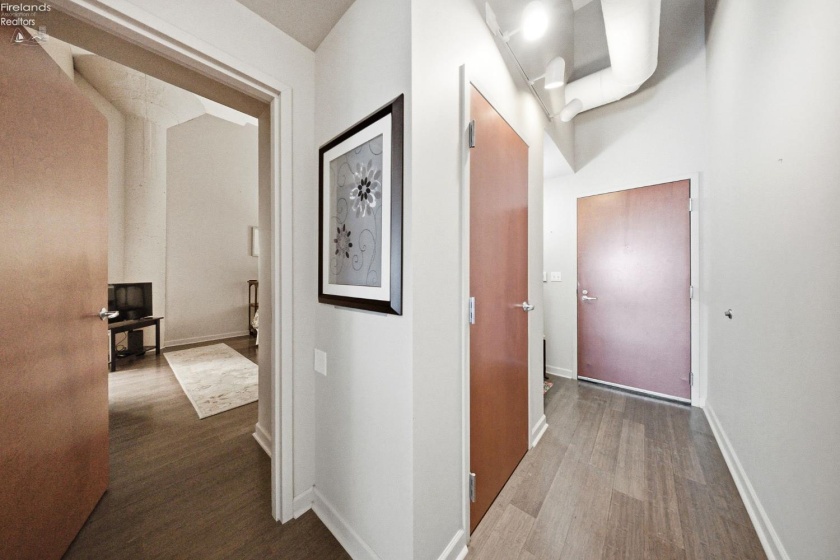 401 Shoreline Drive, Sandusky, 44870, 2 Bedrooms Bedrooms, ,2 BathroomsBathrooms,Residential,For Sale,Shoreline,20260613