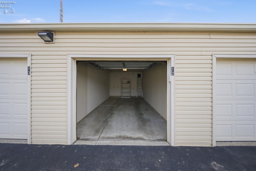 401 Shoreline Drive, Sandusky, 44870, 2 Bedrooms Bedrooms, ,2 BathroomsBathrooms,Residential,For Sale,Shoreline,20260613