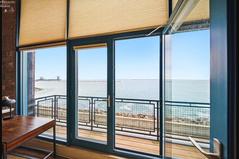 401 Shoreline Drive, Sandusky, 44870, 2 Bedrooms Bedrooms, ,2 BathroomsBathrooms,Residential,For Sale,Shoreline,20260613