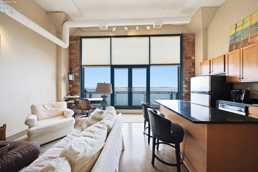 401 Shoreline Drive, Sandusky, 44870, 2 Bedrooms Bedrooms, ,2 BathroomsBathrooms,Residential,For Sale,Shoreline,20260613