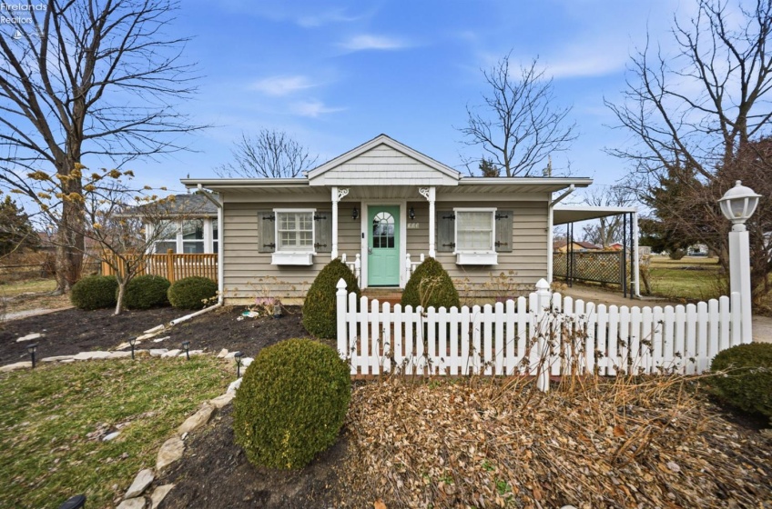 113 Iroquois Trail, Sandusky, 44870, 3 Bedrooms Bedrooms, ,2 BathroomsBathrooms,Residential,For Sale,Iroquois,20260573