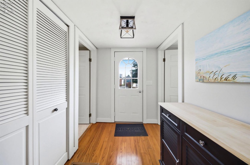 113 Iroquois Trail, Sandusky, 44870, 3 Bedrooms Bedrooms, ,2 BathroomsBathrooms,Residential,For Sale,Iroquois,20260573