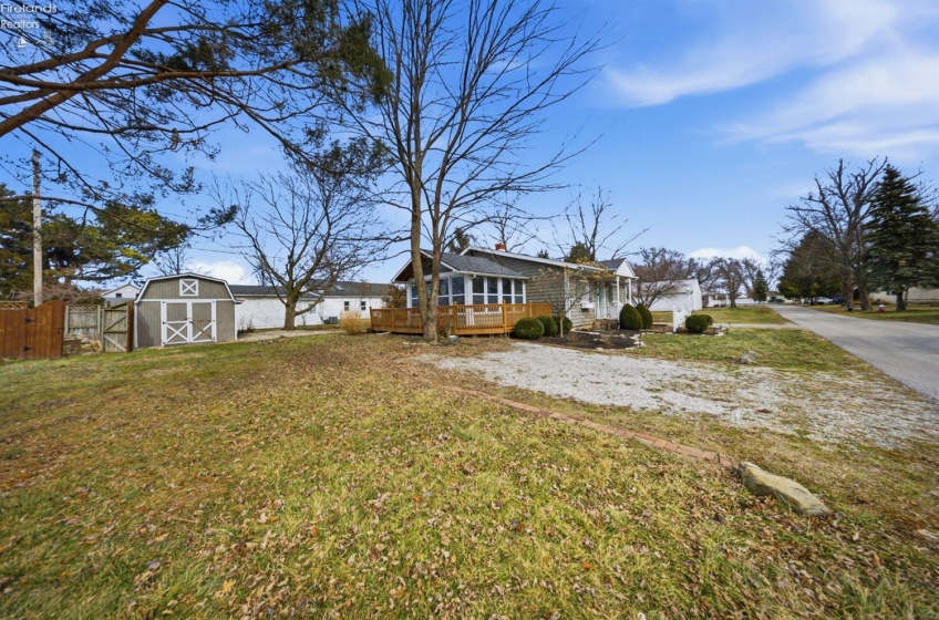 113 Iroquois Trail, Sandusky, 44870, 3 Bedrooms Bedrooms, ,2 BathroomsBathrooms,Residential,For Sale,Iroquois,20260573