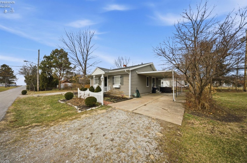 113 Iroquois Trail, Sandusky, 44870, 3 Bedrooms Bedrooms, ,2 BathroomsBathrooms,Residential,For Sale,Iroquois,20260573