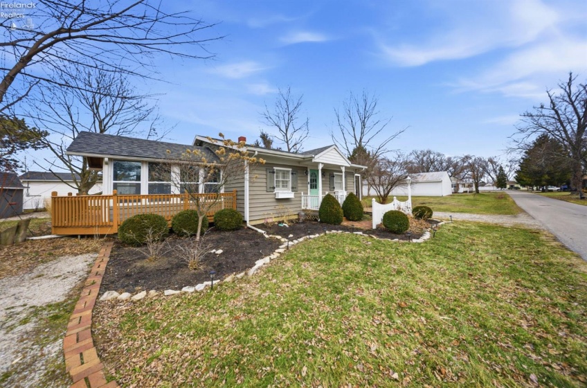 113 Iroquois Trail, Sandusky, 44870, 3 Bedrooms Bedrooms, ,2 BathroomsBathrooms,Residential,For Sale,Iroquois,20260573