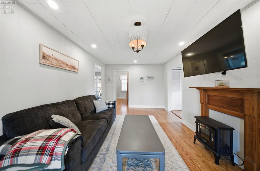 113 Iroquois Trail, Sandusky, 44870, 3 Bedrooms Bedrooms, ,2 BathroomsBathrooms,Residential,For Sale,Iroquois,20260573