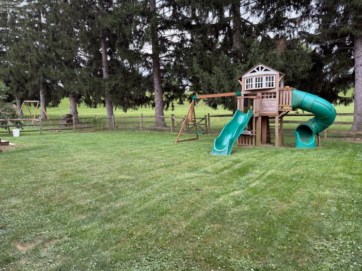 1485 Autumnwoods Drive, Fremont, 43420, 4 Bedrooms Bedrooms, ,3 BathroomsBathrooms,Residential,For Sale,Autumnwoods,20260649