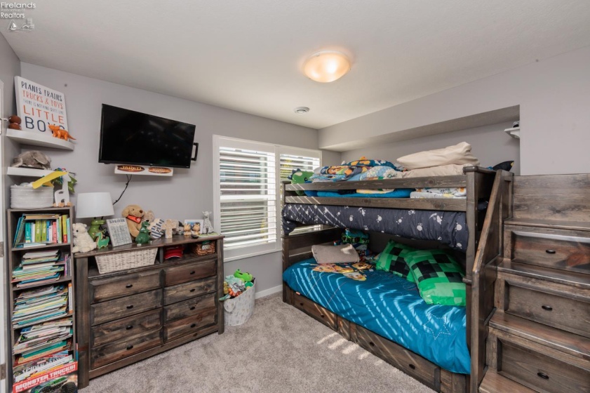 415 Water Street, Sandusky, 44870, 2 Bedrooms Bedrooms, ,3 BathroomsBathrooms,Residential,For Sale,Water,20260635