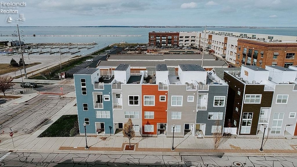 415 Water Street, Sandusky, 44870, 2 Bedrooms Bedrooms, ,3 BathroomsBathrooms,Residential,For Sale,Water,20260635