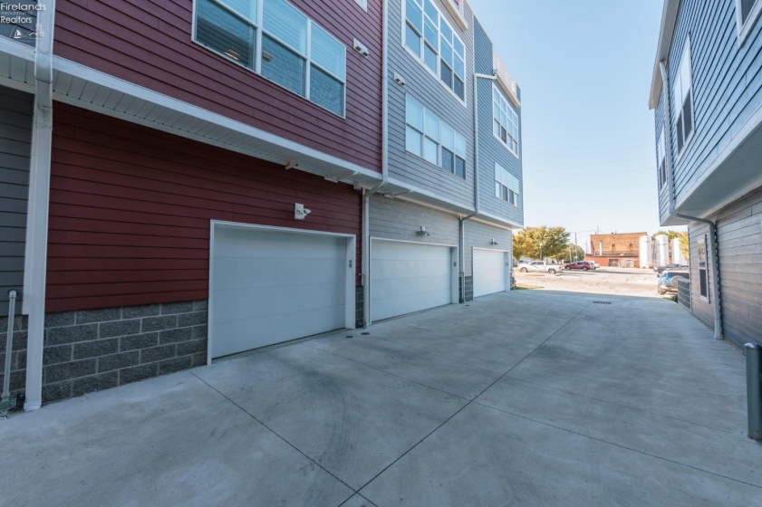 415 Water Street, Sandusky, 44870, 2 Bedrooms Bedrooms, ,3 BathroomsBathrooms,Residential,For Sale,Water,20260635