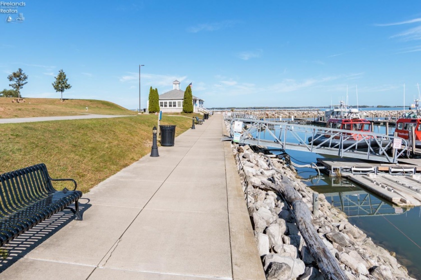 415 Water Street, Sandusky, 44870, 2 Bedrooms Bedrooms, ,3 BathroomsBathrooms,Residential,For Sale,Water,20260635