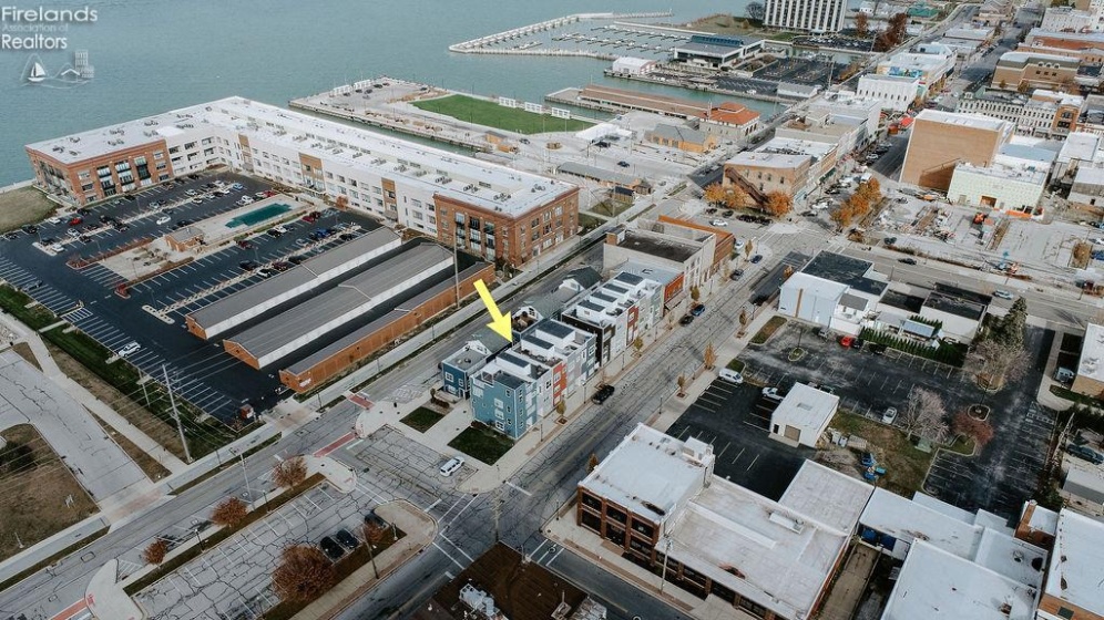 415 Water Street, Sandusky, 44870, 2 Bedrooms Bedrooms, ,3 BathroomsBathrooms,Residential,For Sale,Water,20260635