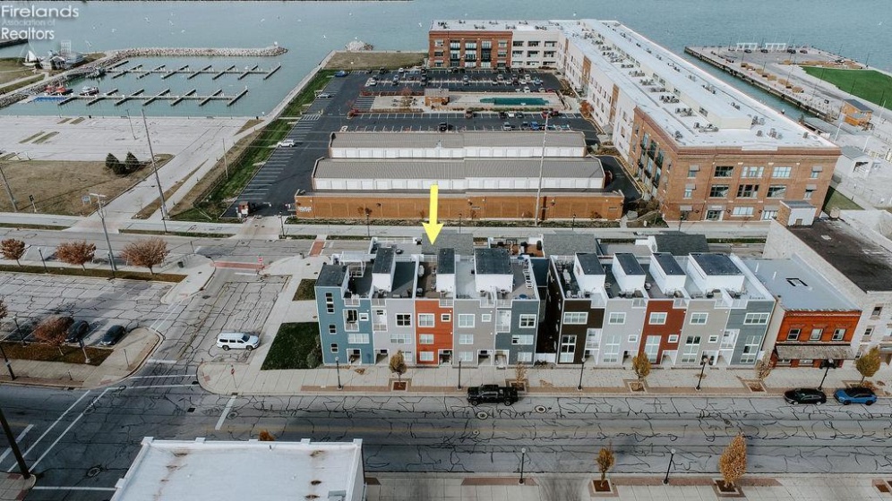 415 Water Street, Sandusky, 44870, 2 Bedrooms Bedrooms, ,3 BathroomsBathrooms,Residential,For Sale,Water,20260635