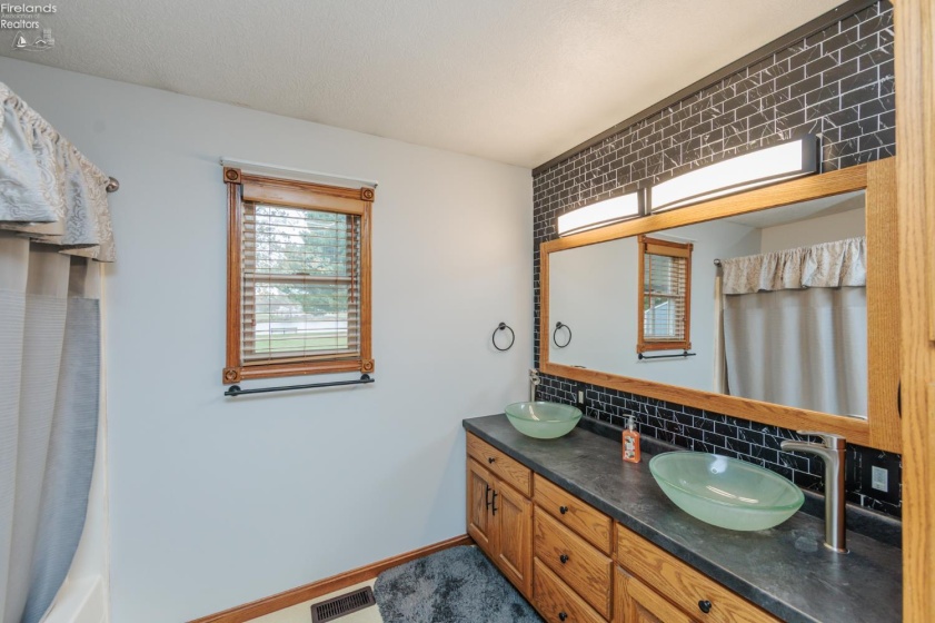 16 Senior Drive, Greenwich, 44837, 3 Bedrooms Bedrooms, ,2 BathroomsBathrooms,Residential,For Sale,Senior,20260654