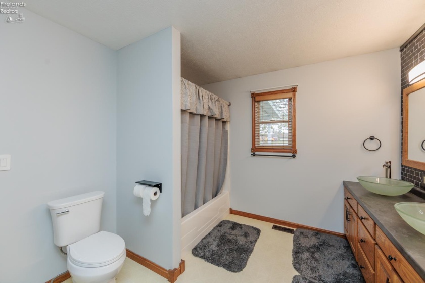 16 Senior Drive, Greenwich, 44837, 3 Bedrooms Bedrooms, ,2 BathroomsBathrooms,Residential,For Sale,Senior,20260654