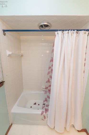 2612 Mulberry Drive, Sandusky, 44870, 4 Bedrooms Bedrooms, ,3 BathroomsBathrooms,Residential,For Sale,Mulberry,20260664