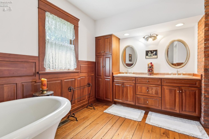 8110 Main Road, Berlin Heights, 44814, 7 Bedrooms Bedrooms, ,9 BathroomsBathrooms,Residential,For Sale,Main,20252156