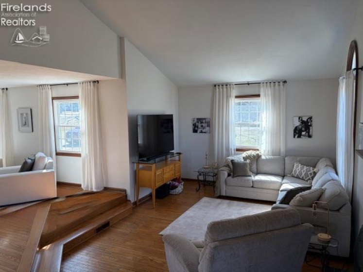 145 W. Woodmere Drive, Tiffin, 44883, 5 Bedrooms Bedrooms, ,3 BathroomsBathrooms,Residential,For Sale,W. Woodmere Drive,20260577