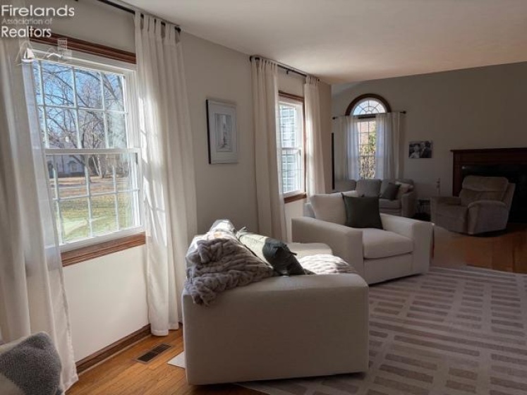 145 W. Woodmere Drive, Tiffin, 44883, 5 Bedrooms Bedrooms, ,3 BathroomsBathrooms,Residential,For Sale,W. Woodmere Drive,20260577