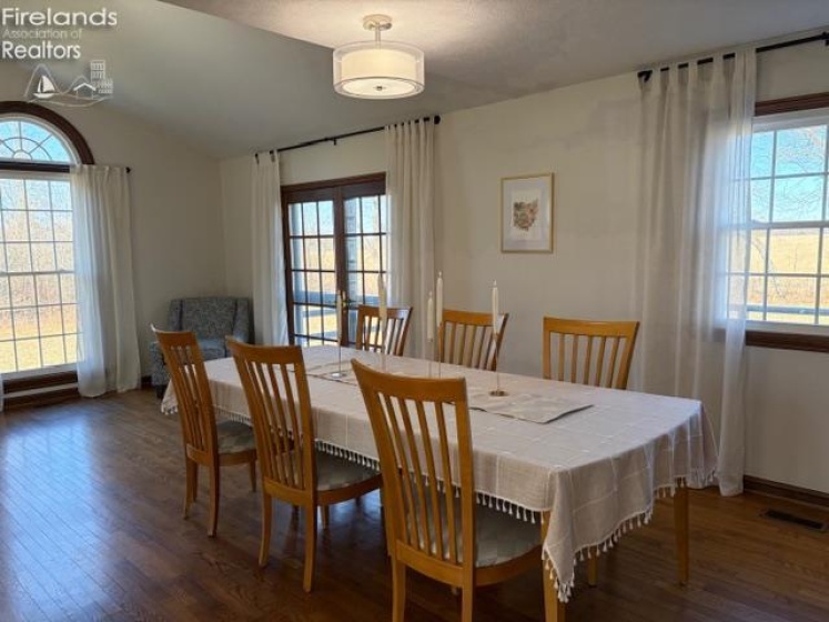 145 W. Woodmere Drive, Tiffin, 44883, 5 Bedrooms Bedrooms, ,3 BathroomsBathrooms,Residential,For Sale,W. Woodmere Drive,20260577