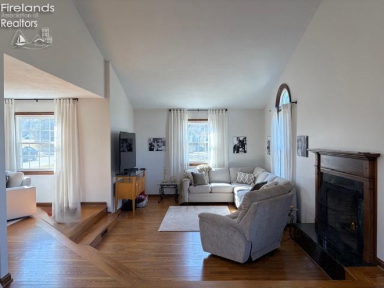 145 W. Woodmere Drive, Tiffin, 44883, 5 Bedrooms Bedrooms, ,3 BathroomsBathrooms,Residential,For Sale,W. Woodmere Drive,20260577