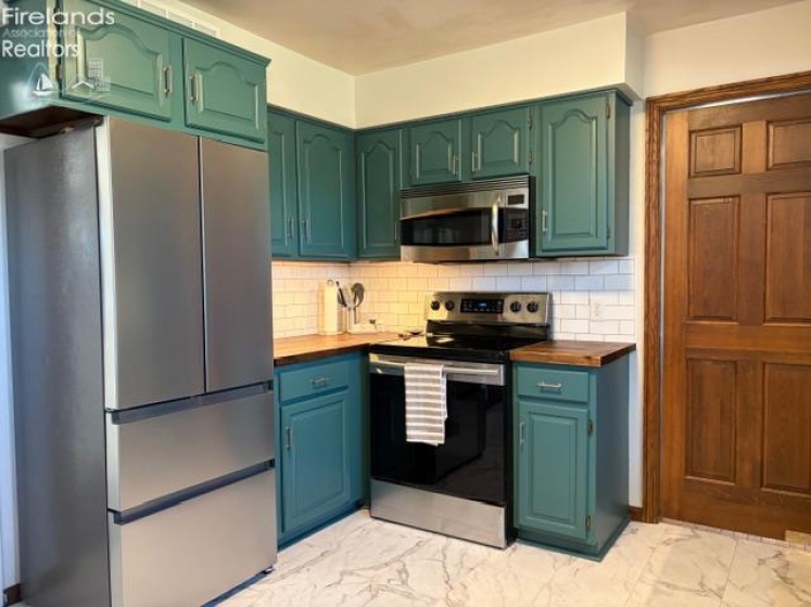 145 W. Woodmere Drive, Tiffin, 44883, 5 Bedrooms Bedrooms, ,3 BathroomsBathrooms,Residential,For Sale,W. Woodmere Drive,20260577