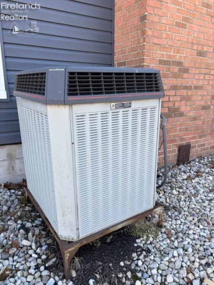 145 W. Woodmere Drive, Tiffin, 44883, 5 Bedrooms Bedrooms, ,3 BathroomsBathrooms,Residential,For Sale,W. Woodmere Drive,20260577