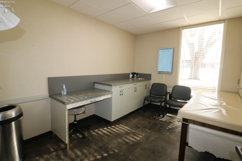 5433 State Route 113, Bellevue, 44811, ,Commercial,For Sale,State Route 113,20260598