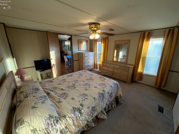 118 Driftwood Drive, Port Clinton, 43452, 2 Bedrooms Bedrooms, ,2 BathroomsBathrooms,Residential,For Sale,Driftwood,20260663