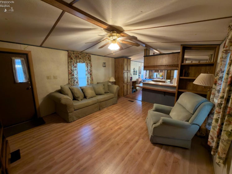 118 Driftwood Drive, Port Clinton, 43452, 2 Bedrooms Bedrooms, ,2 BathroomsBathrooms,Residential,For Sale,Driftwood,20260663