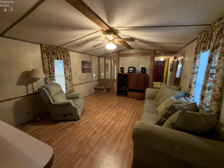 118 Driftwood Drive, Port Clinton, 43452, 2 Bedrooms Bedrooms, ,2 BathroomsBathrooms,Residential,For Sale,Driftwood,20260663