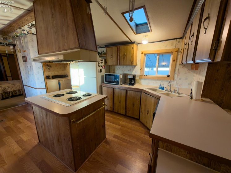 118 Driftwood Drive, Port Clinton, 43452, 2 Bedrooms Bedrooms, ,2 BathroomsBathrooms,Residential,For Sale,Driftwood,20260663