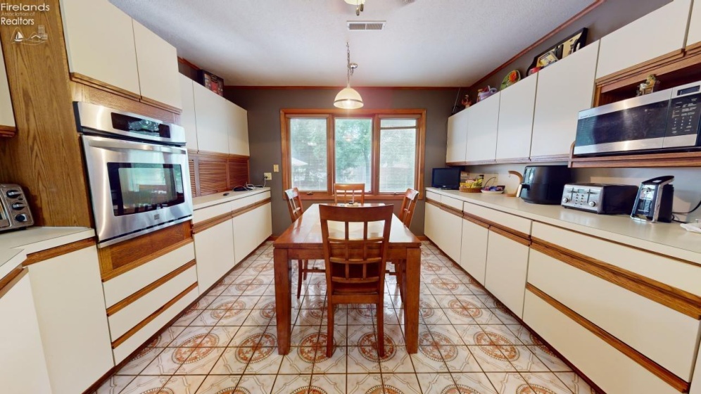 647 Spangler Street, Willard, 44890, 3 Bedrooms Bedrooms, ,3 BathroomsBathrooms,Residential,For Sale,Spangler,20260692