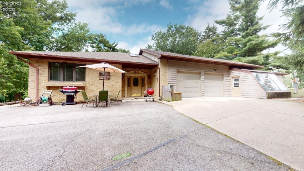 647 Spangler Street, Willard, 44890, 3 Bedrooms Bedrooms, ,3 BathroomsBathrooms,Residential,For Sale,Spangler,20260692