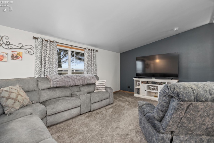 1830 County Road 213, Fremont, 43420, 3 Bedrooms Bedrooms, ,2 BathroomsBathrooms,Residential,For Sale,County Road 213,20260627