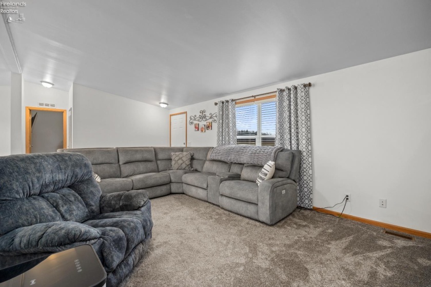 1830 County Road 213, Fremont, 43420, 3 Bedrooms Bedrooms, ,2 BathroomsBathrooms,Residential,For Sale,County Road 213,20260627