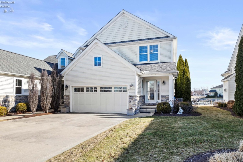 5268 Redbud Drive, Port Clinton, 43452, 3 Bedrooms Bedrooms, ,4 BathroomsBathrooms,Residential,For Sale,Redbud,20260634