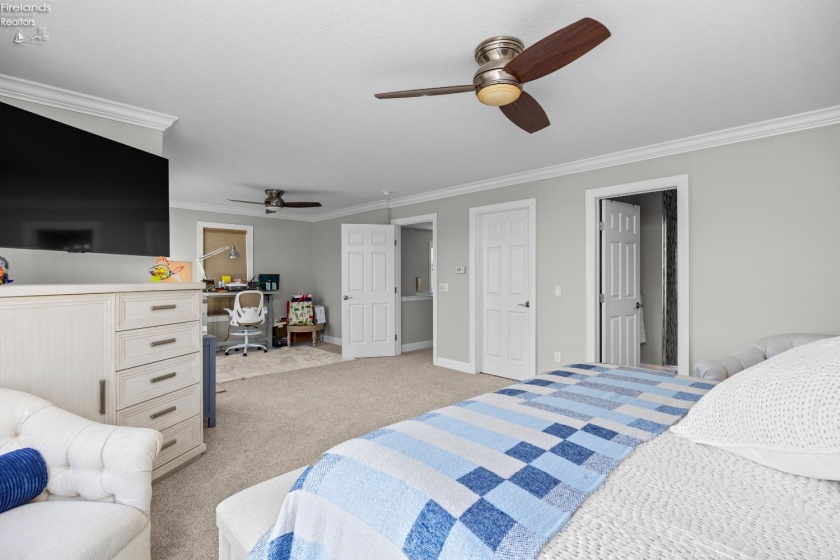 5268 Redbud Drive, Port Clinton, 43452, 3 Bedrooms Bedrooms, ,4 BathroomsBathrooms,Residential,For Sale,Redbud,20260634